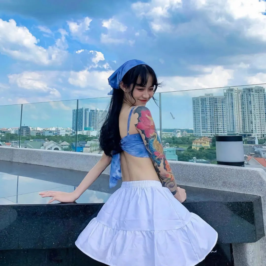 万花嬉春